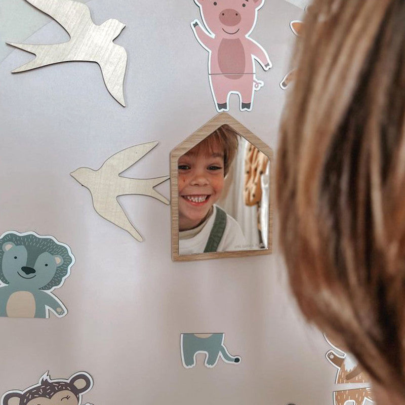 Miroir magnétique maison en bois